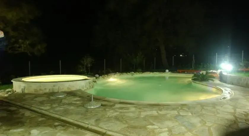 Сутоморе: Hotel Mirela