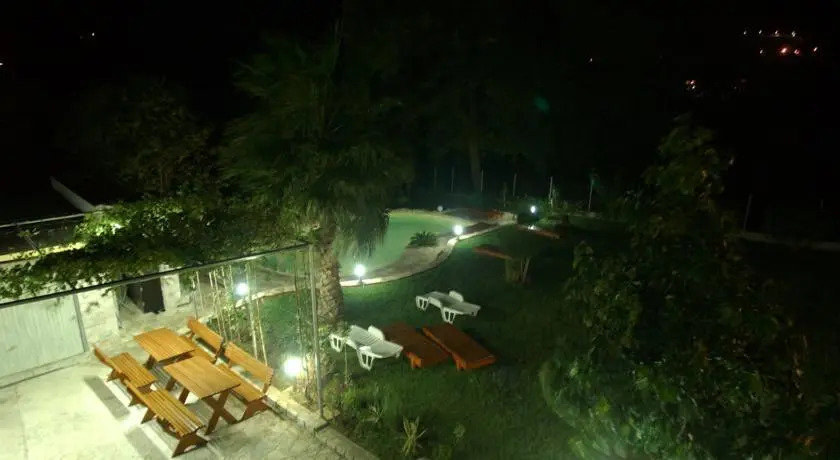Сутоморе: Hotel Mirela