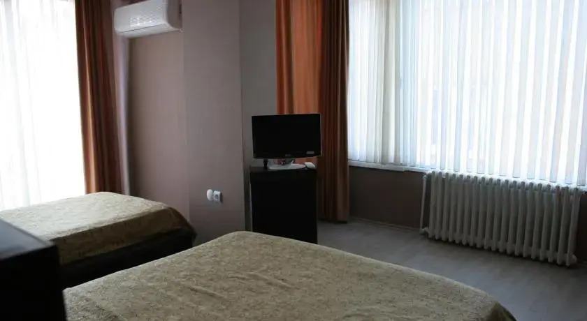 Унье: Difana Hotel