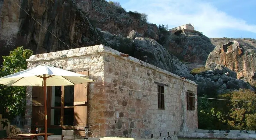 Киссонерга: Androniki House