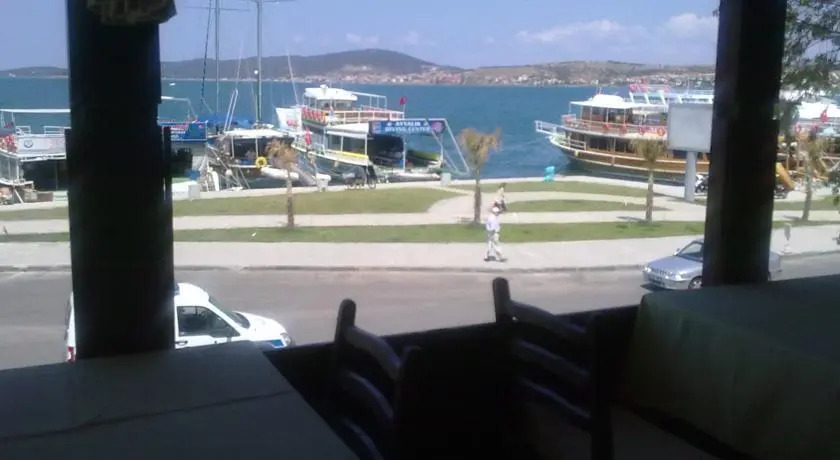 Айвалык: Kral Hotel