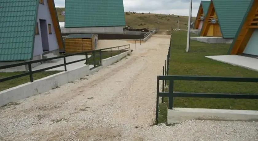 Жабляк: Laušević Chalets