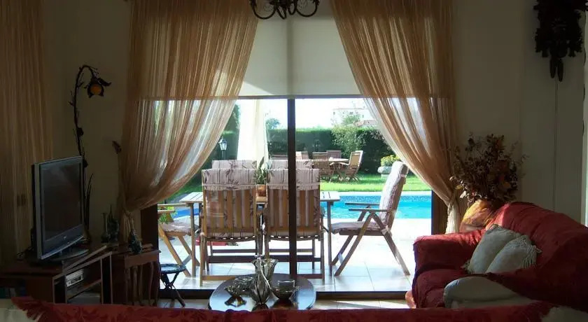 Киссонерга: Angelas Villas