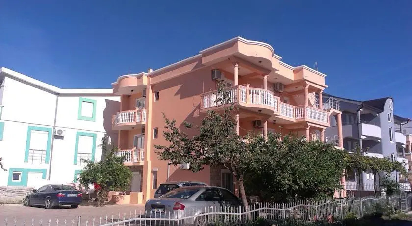 Ульцинь: Apartments Luka