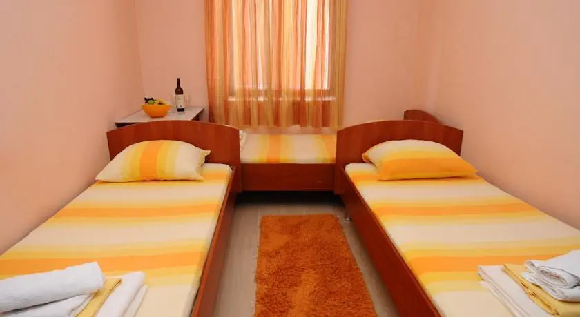 Петровац: Apartments Vukotić