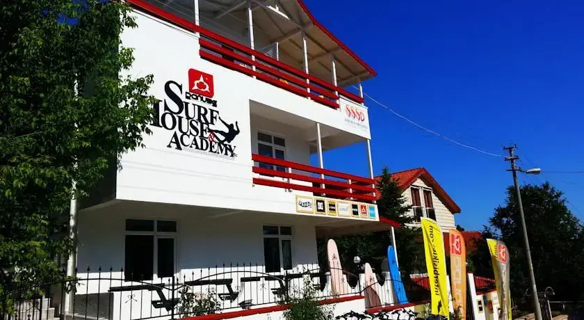 Керпе: Danube Surf House and Academy