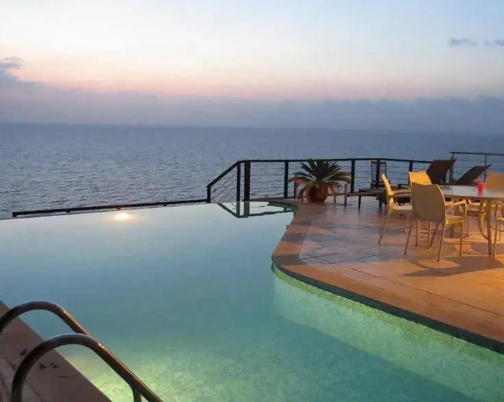 Помос: Villa Paradiso