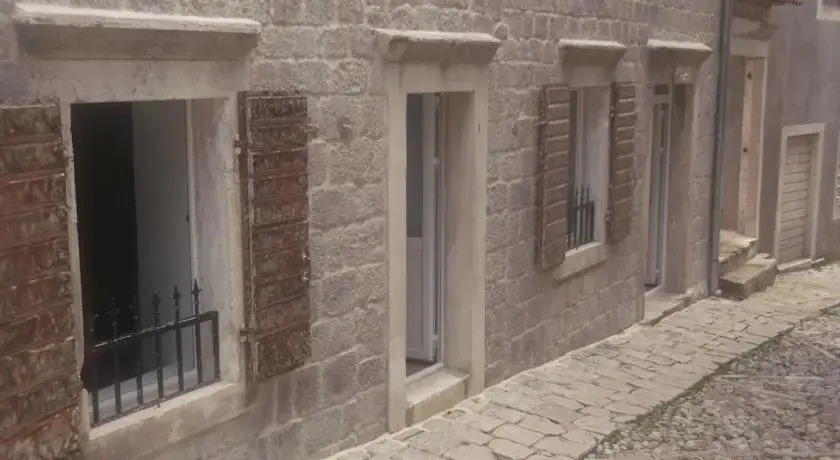 Рисан: Pajo Apartments