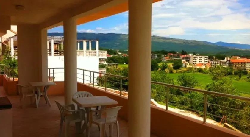 Ульцинь: Apartments Llunji