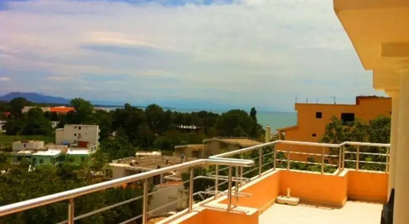 Ульцинь: Apartments Llunji