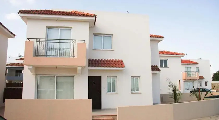 Паралимни: Chara Cynthiana Villa 4