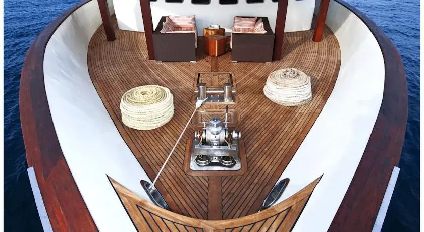 Северный атолл Мале: Theia Liveaboard