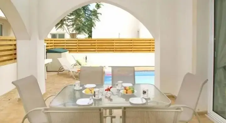 Протарас: Villa Berry