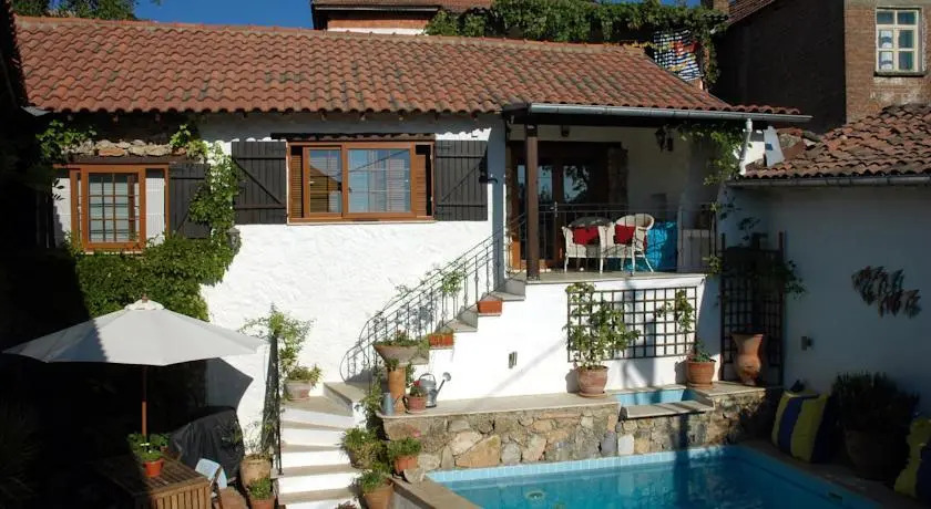 Киразли: The Cherry House