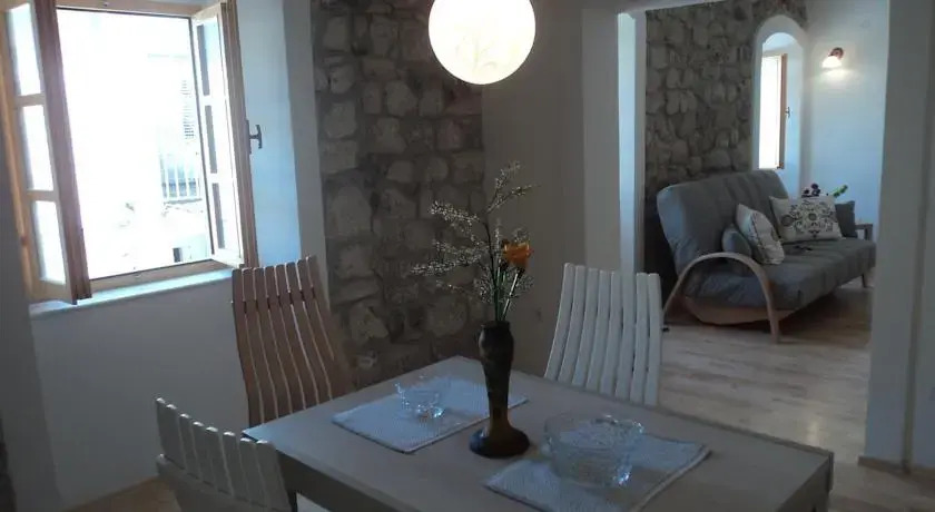 Доброта: Apartman More