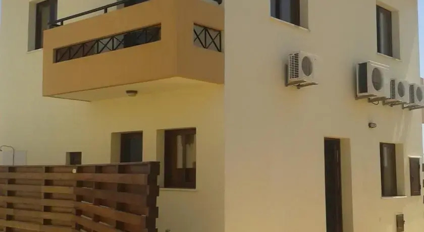 Паралимни: Metaxas Villas