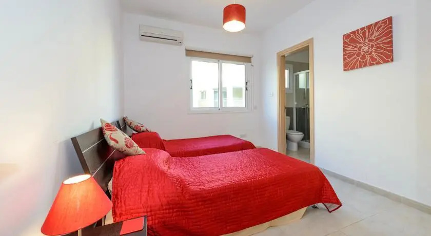 Паралимни: Great Kings Complex
