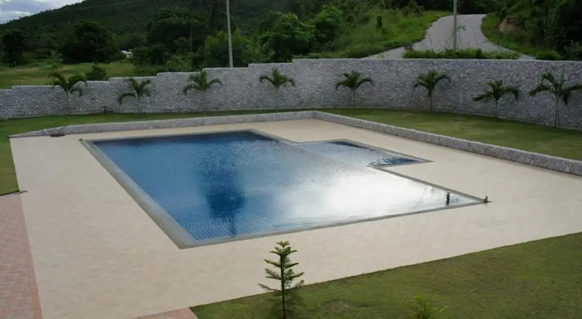 Чаам: The Manor Resort
