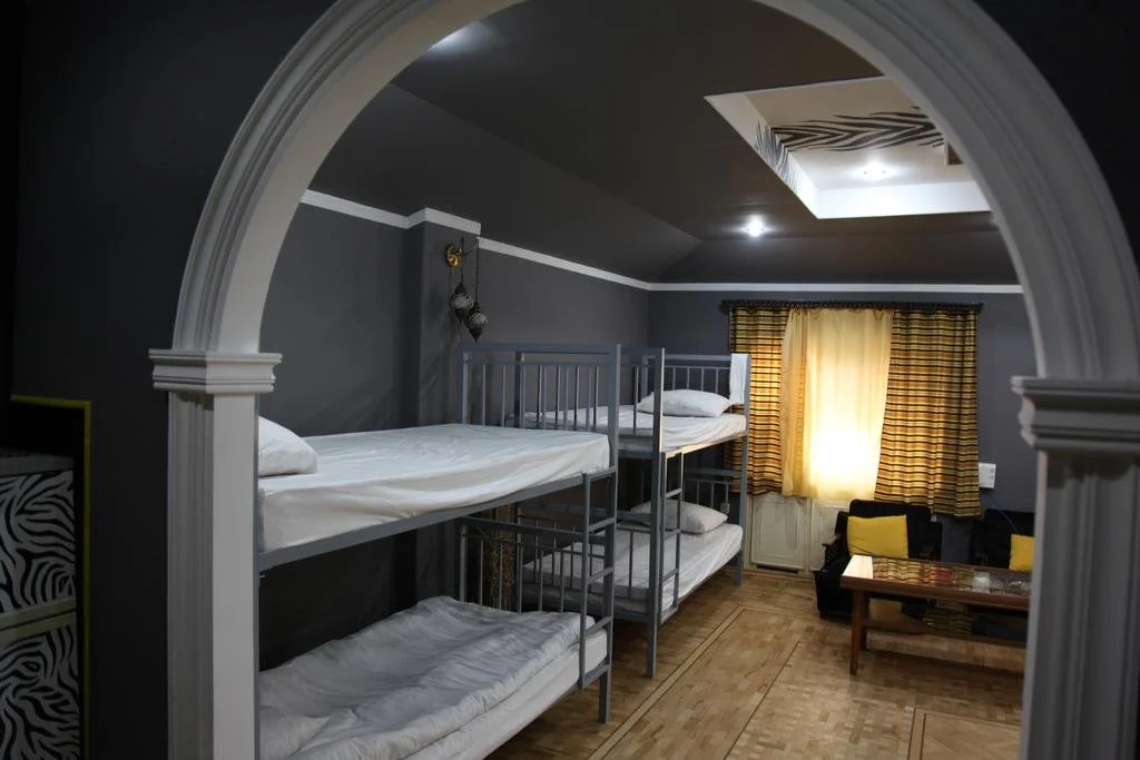 Ереван: Zebra Hostel & Tours