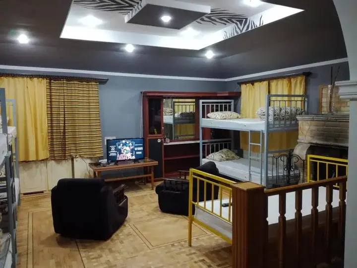 Ереван: Zebra Hostel & Tours