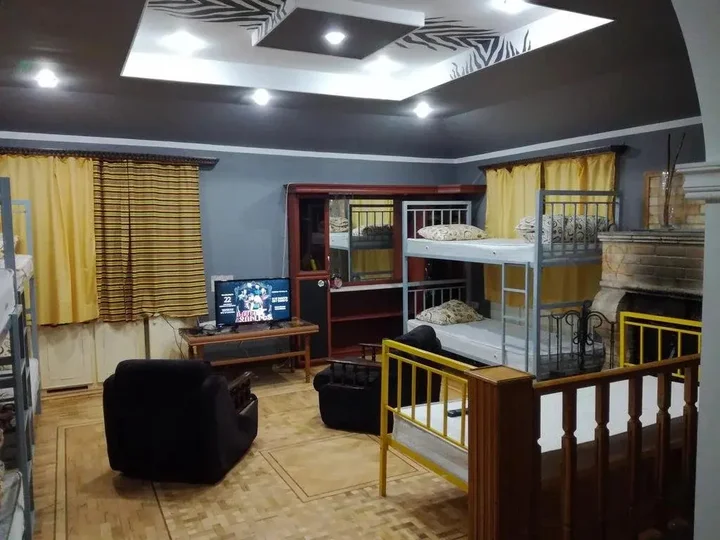 Ереван: Zebra Hostel & Tours