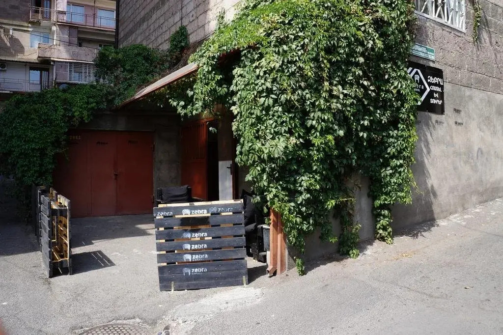 Ереван: Zebra Hostel & Tours