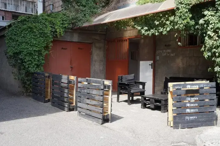 Ереван: Zebra Hostel & Tours
