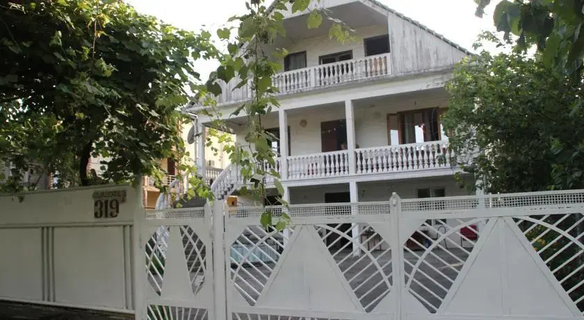 Кобулети: Kobuleti Hostel on Rustaveli st