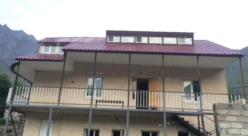 Степанцминда: Uptown Kazbegi Guesthouse