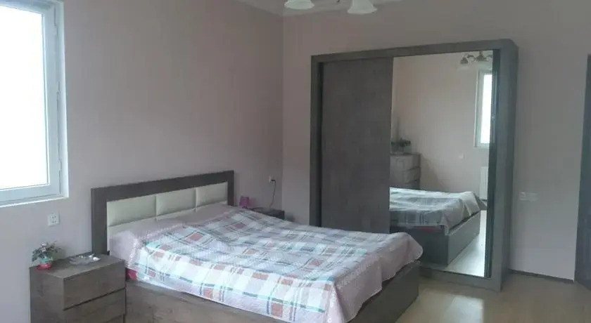 Тбилиси: House Near Mtskheta