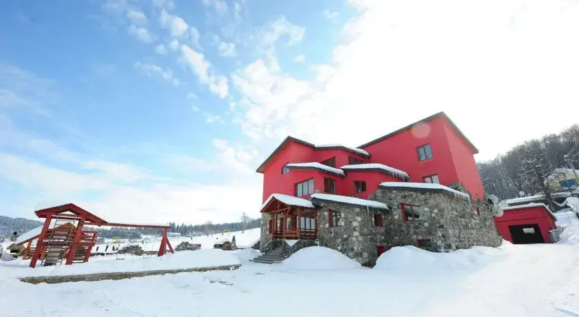 Бакуриани: Hotel Red House