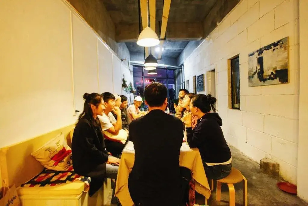 Ичан: Dog House Young Hostel