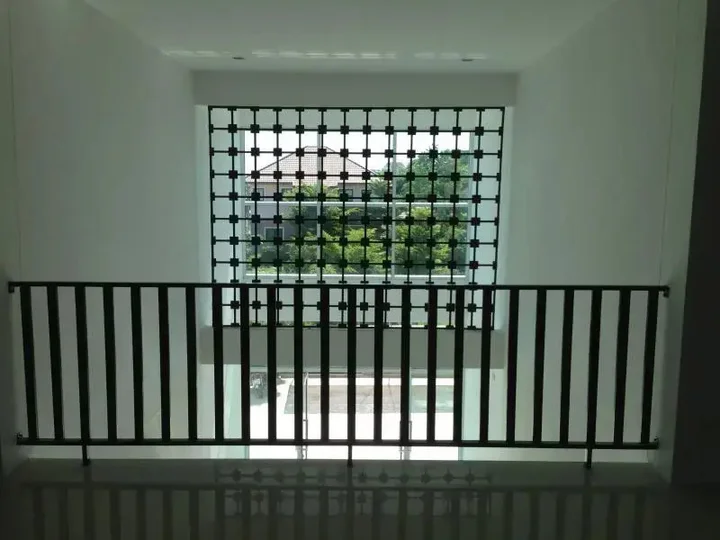 Кхлонг-Янг: Garden Place