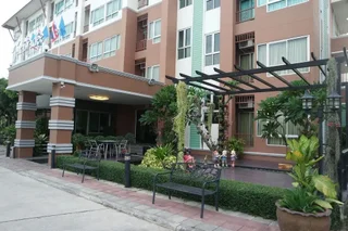 Сирача: Tarawadee Sriracha Apartment