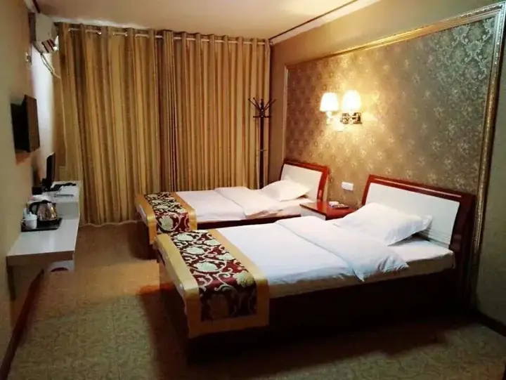 Лоян: National Flower Hotel