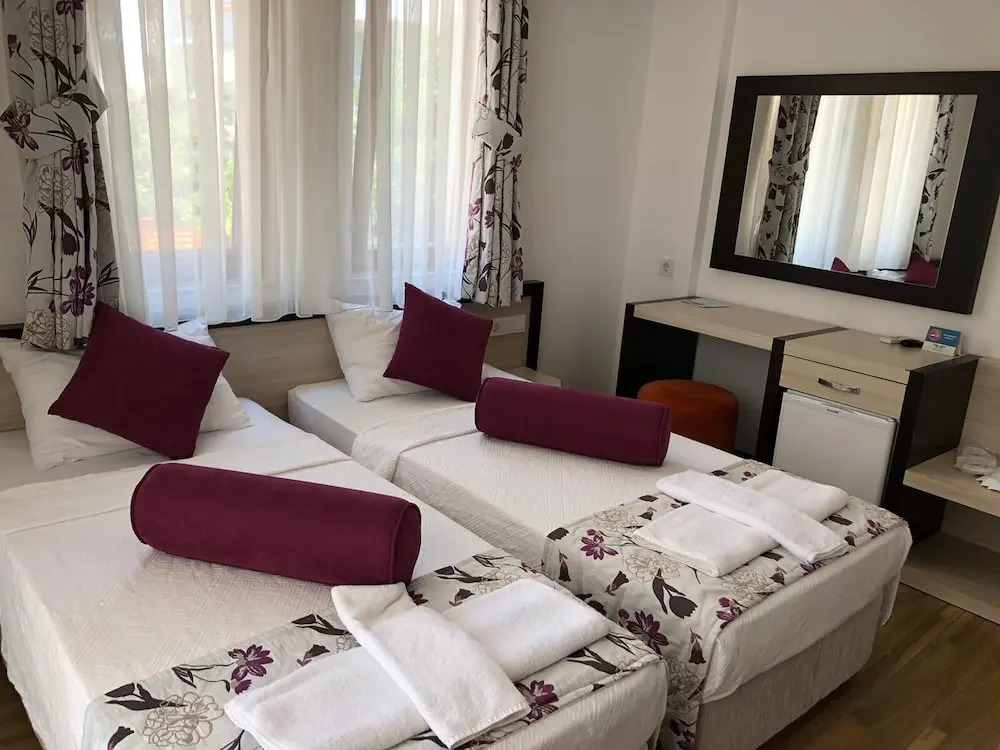 Каш: Hotel Hermes