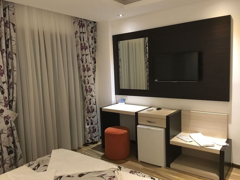 Каш: Hotel Hermes