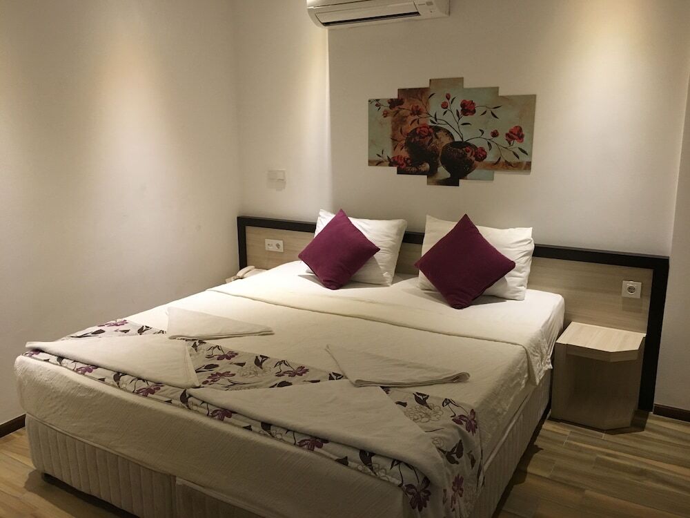 Каш: Hotel Hermes