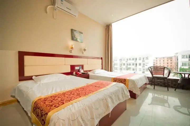 Наньнин: Nest Business Hotel
