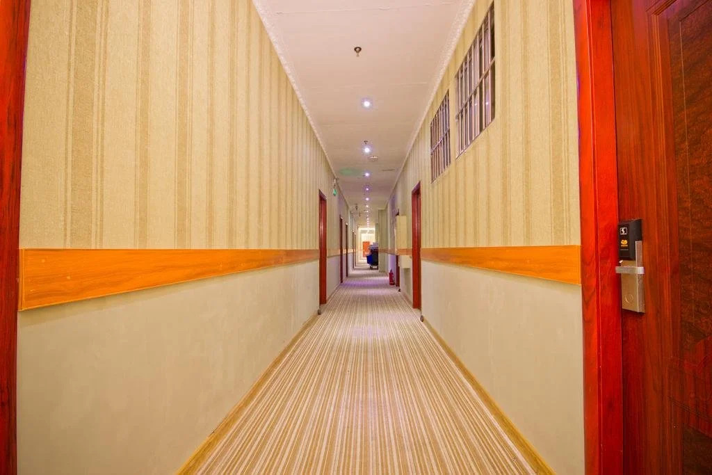Наньнин: Nest Business Hotel