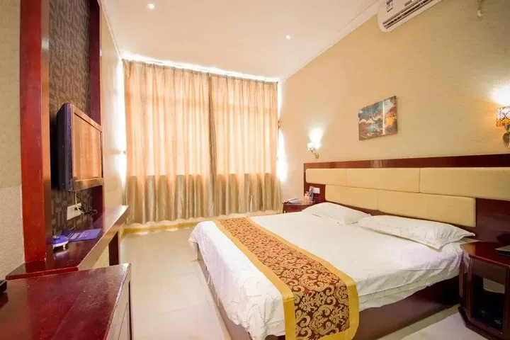 Наньнин: Nest Business Hotel