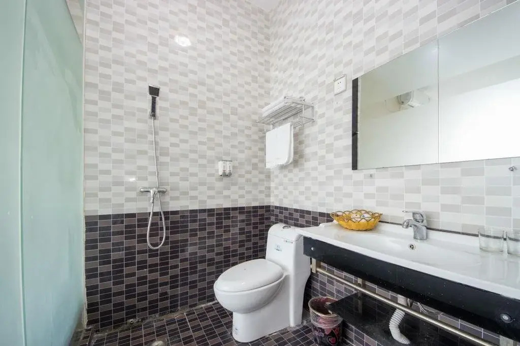 Наньнин: Nest Business Hotel