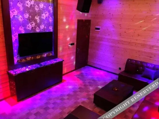 Лоян: Forest Resort Cabin