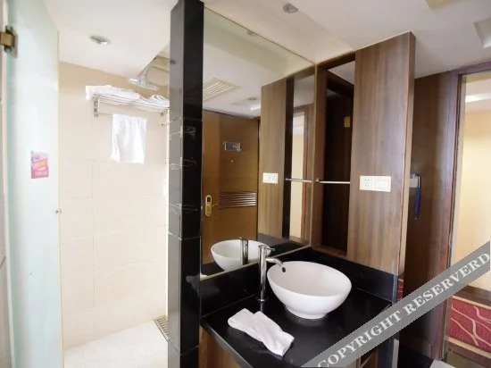 Тайчжоу: Luxury Hotel