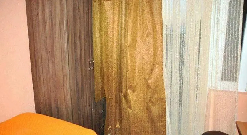 Чакви: Guest House Data