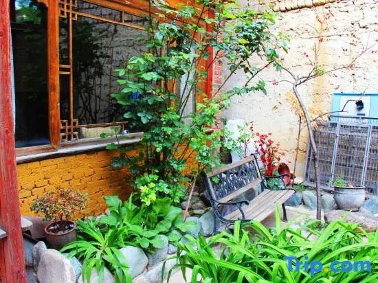 Шангри-Ла: Rainy Sunshine Hostel