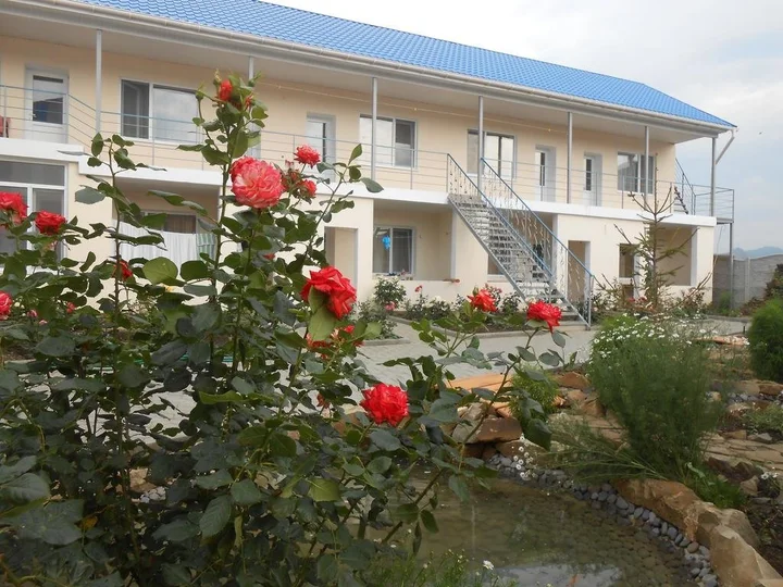 Судак: Guest House Viktoria