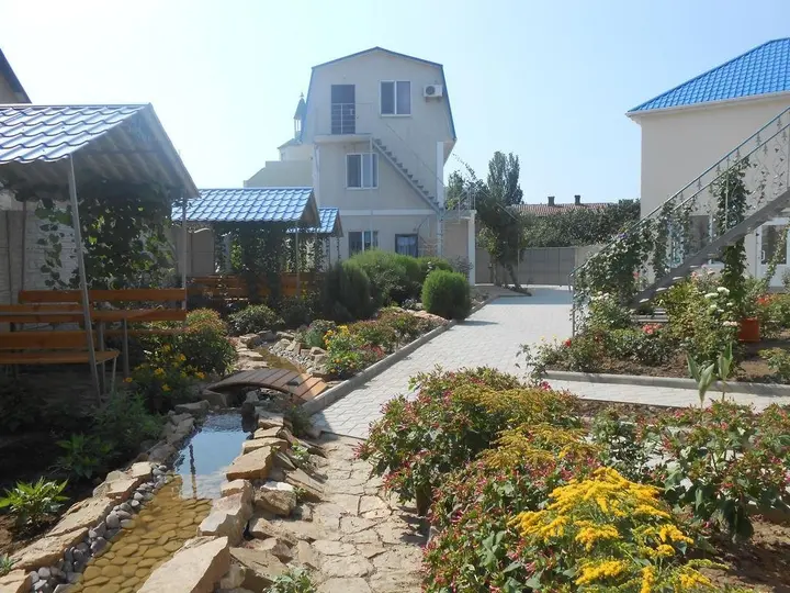 Судак: Guest House Viktoria