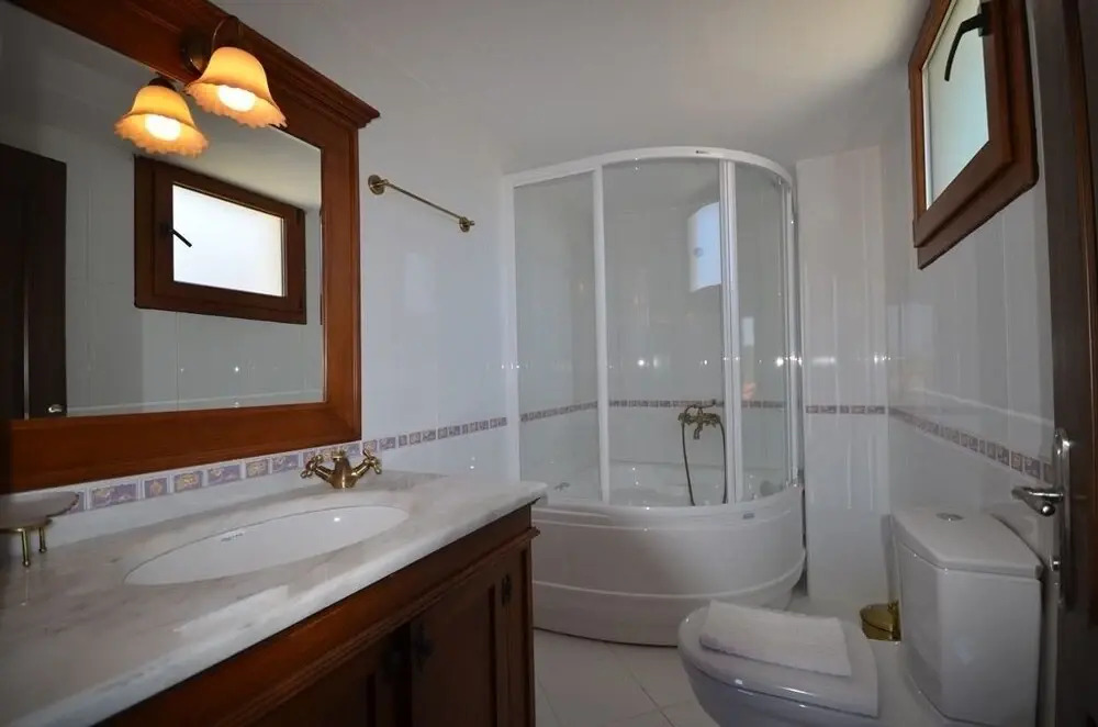 Исламлар: Villa Royal