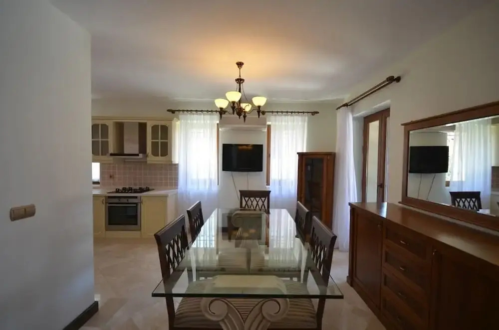 Исламлар: Villa Royal